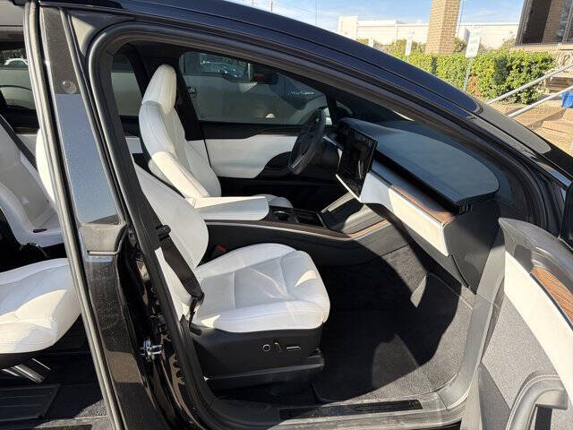 2023 Tesla Model X Standard Range