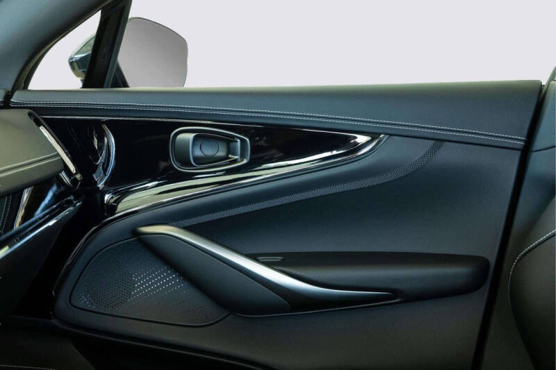 2026 Aston Martin DBX 707