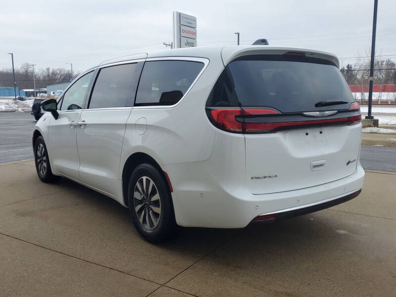 2025 Chrysler Pacifica Plug-In Hybrid