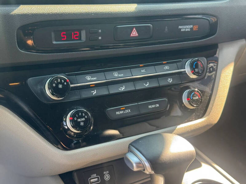 2017 Kia Sedona LX