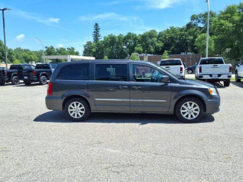 2016 Chrysler Town and Country Touring