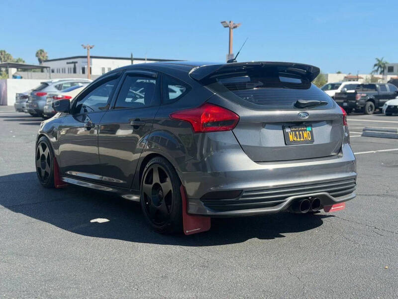 2017 Ford Focus ST
