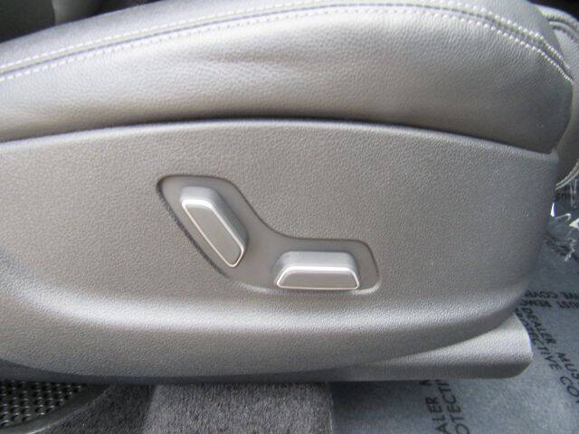 2022 Genesis GV70 2.5T Standard