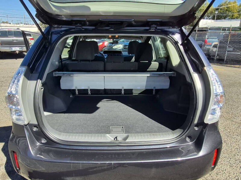 2013 Toyota Prius v Three