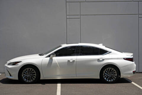 2024 Lexus ES 300h Luxury