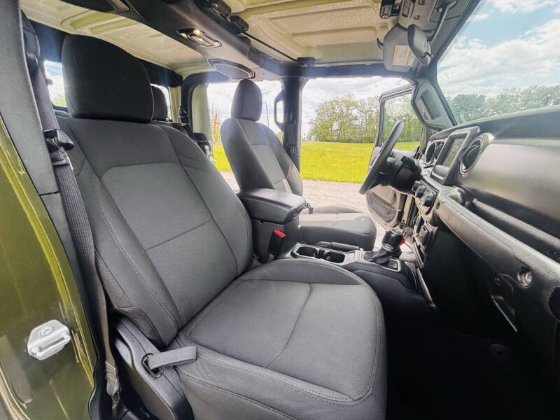2022 Jeep Gladiator Sport