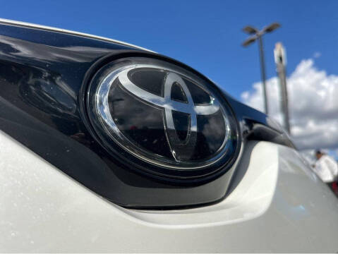 2021 Toyota C-HR XLE