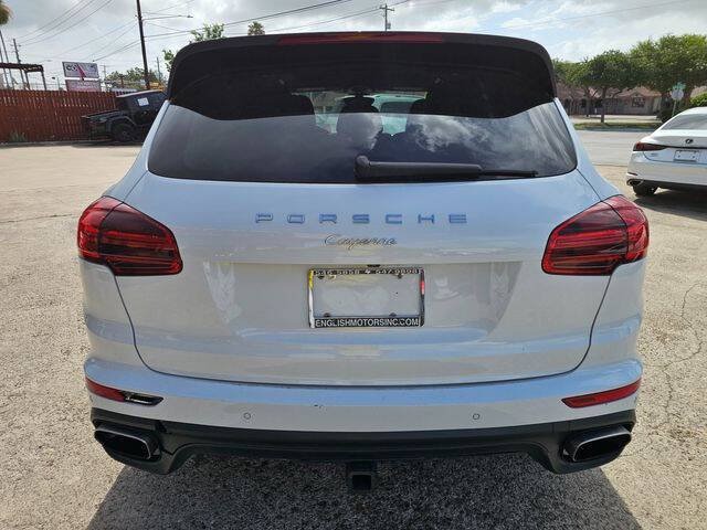 2017 Porsche Cayenne Platinum Edition