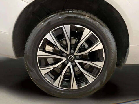 2025 Volvo XC60 B5 Core Dark Theme