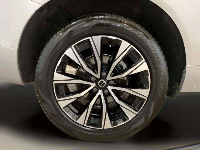 2025 Volvo XC60 B5 Core Dark Theme
