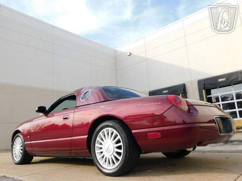 2004 Ford Thunderbird Deluxe