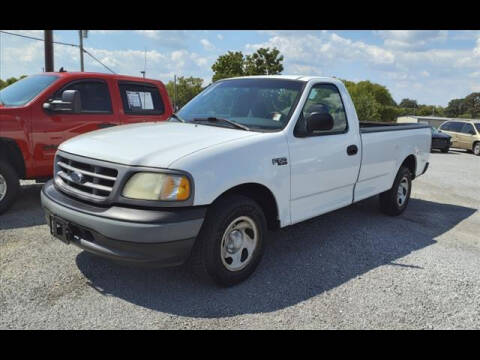 2002 Ford F-150 for sale at Ernie Cook and Son Motors in Shelbyville TN