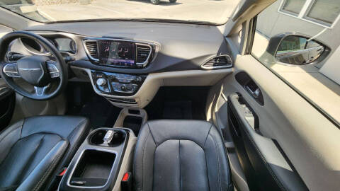 2022 Chrysler Pacifica Touring L
