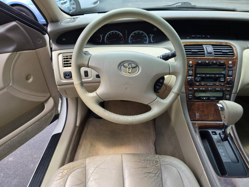 2002 Toyota Avalon XLS photo 13