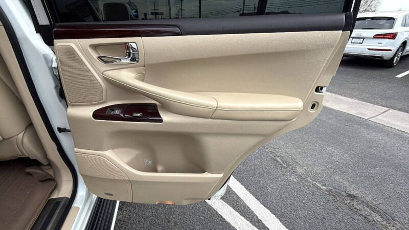 2013 Lexus LX 570