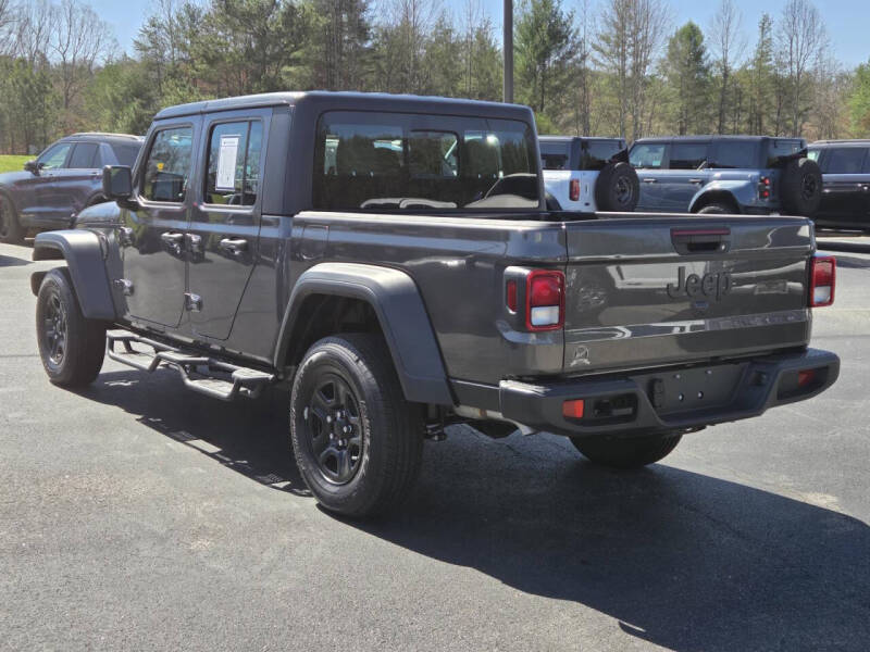 2025 Jeep Gladiator Sport