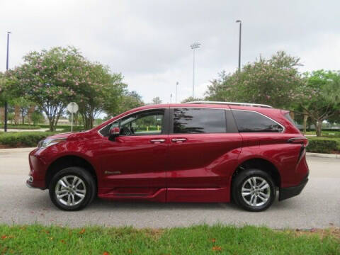 2022 Toyota Sienna Limited 7-Passenger