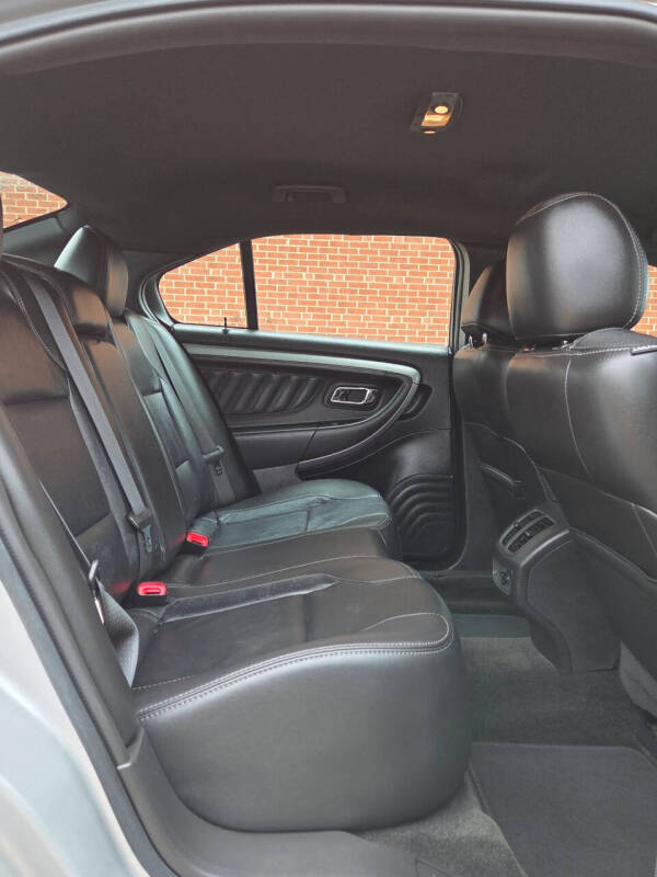 2016 Ford Taurus SEL