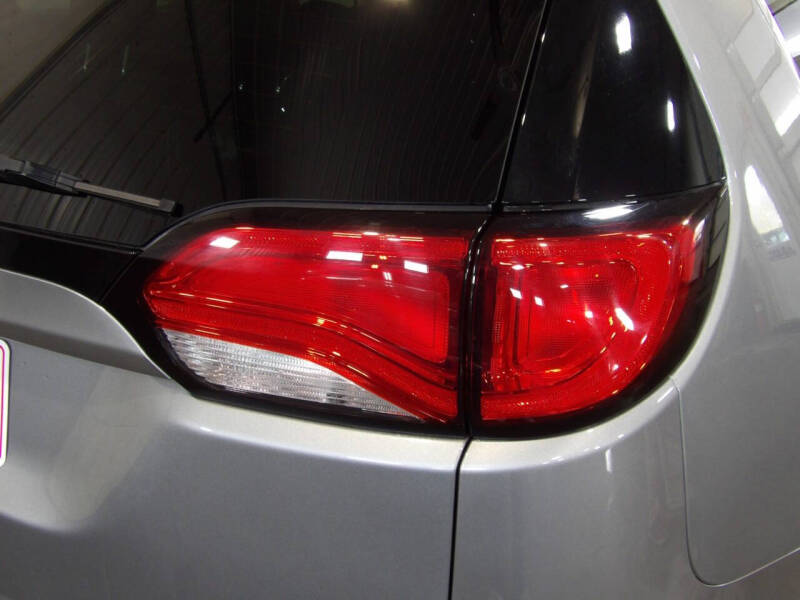 2021 Chrysler Voyager L