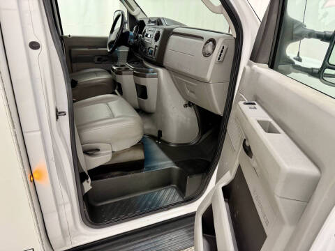 2013 Ford E-Series E-350 SD