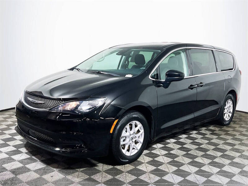 2024 Chrysler Voyager LX