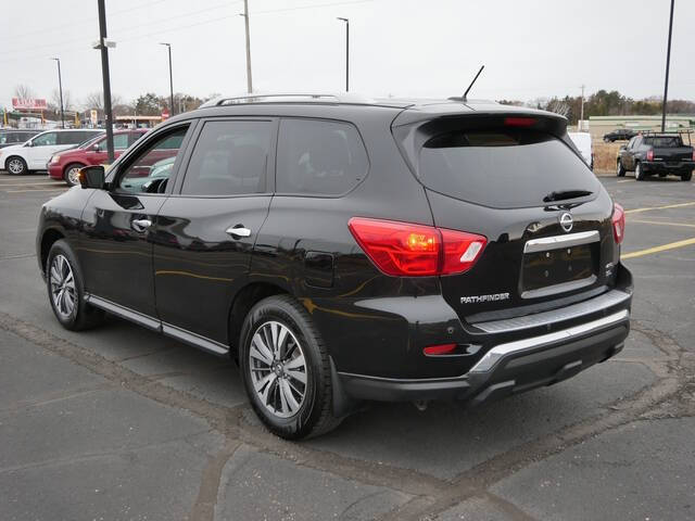 2017 Nissan Pathfinder SL