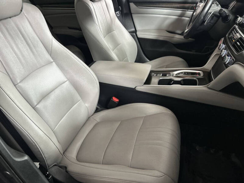 2020 Honda Accord Hybrid Touring