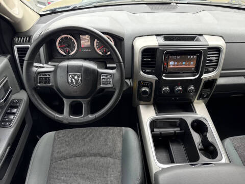 2017 RAM 1500 SLT