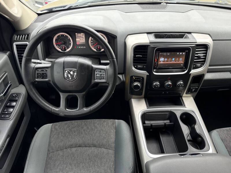 2017 RAM 1500 SLT