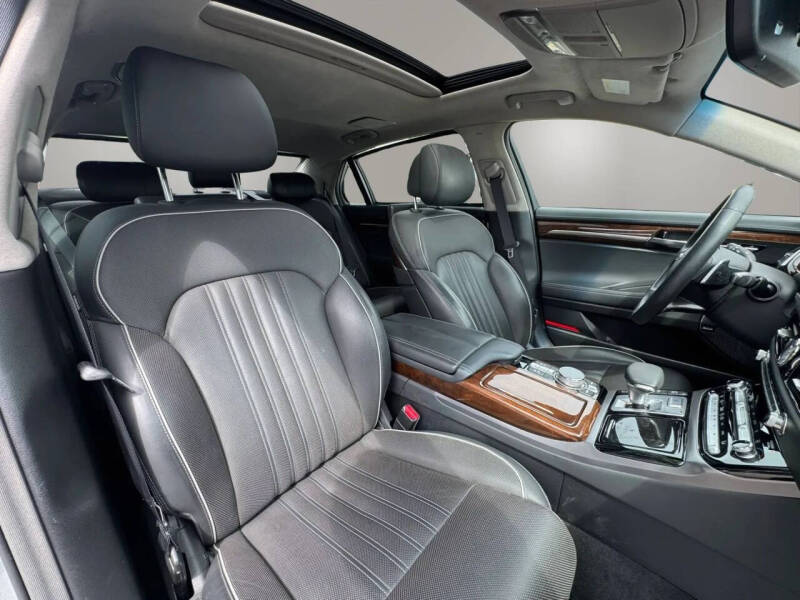2019 Genesis G90