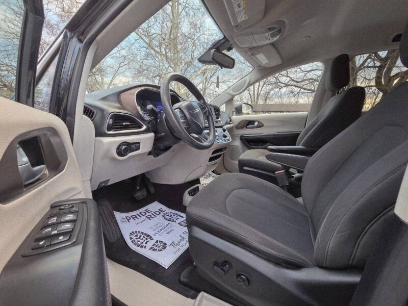 2017 Chrysler Pacifica LX