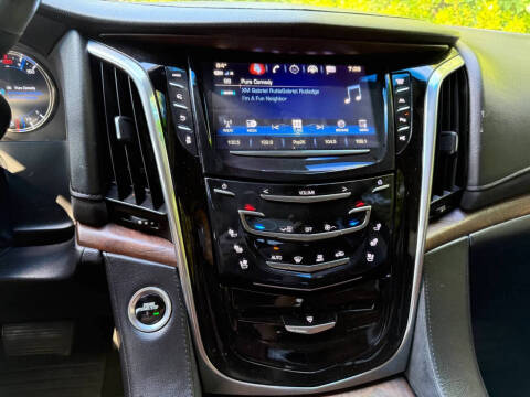 2017 Cadillac Escalade Premium Luxury