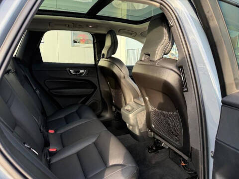 2024 Volvo XC60 B5 Plus Dark Theme