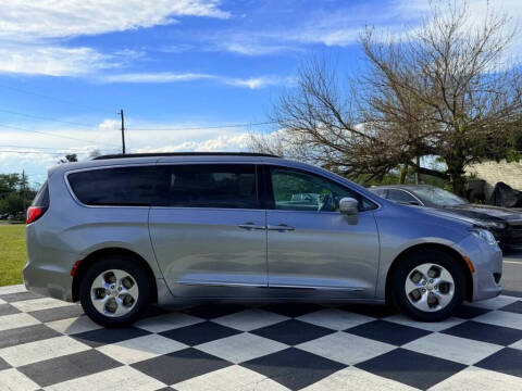 2017 Chrysler Pacifica Touring Plus