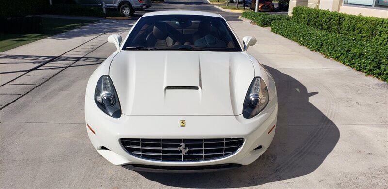 2014 Ferrari California 17
