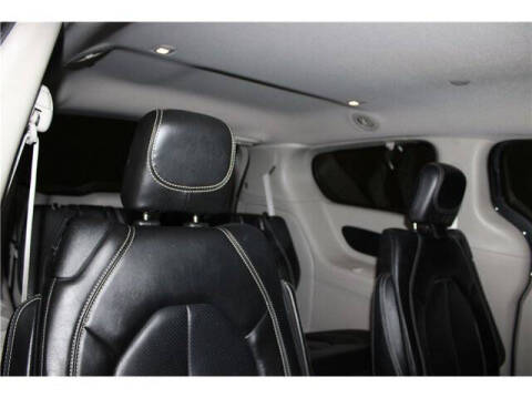 2020 Chrysler Voyager LXi