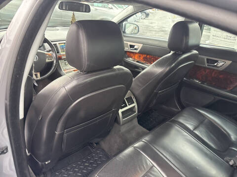 2009 Jaguar XF Premium Luxury