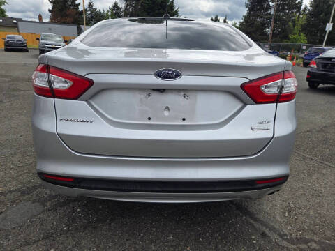 2015 Ford Fusion SE