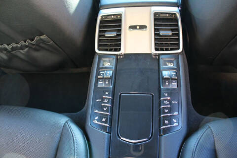 2015 Porsche Panamera 4