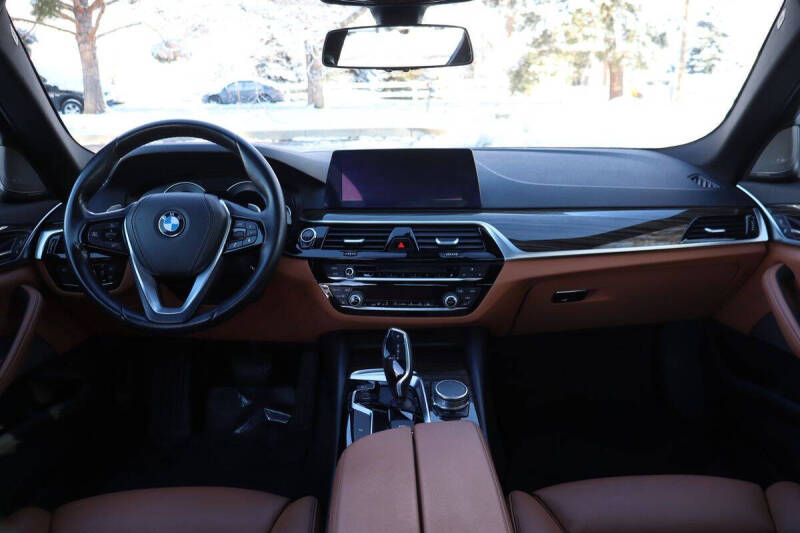 2018 BMW 5 Series 530i