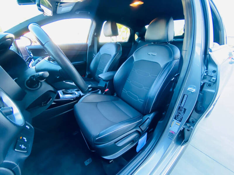 2022 Kia Forte GT Line