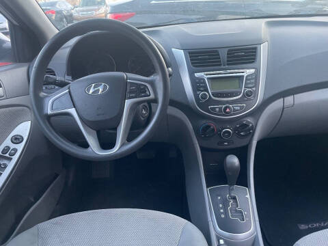 2013 Hyundai Accent GS