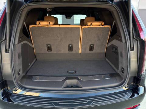 2023 Cadillac Escalade Sport