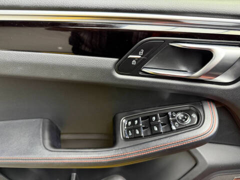 2022 Porsche Macan
