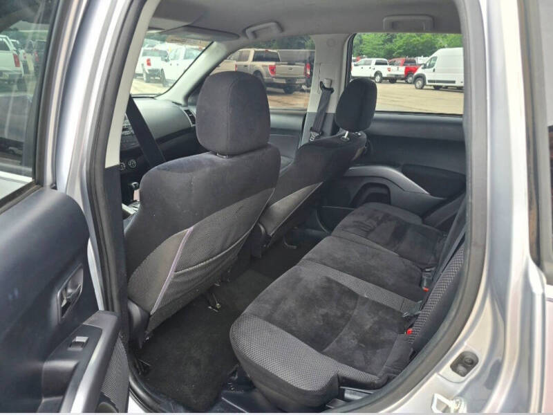 2012 Mitsubishi Outlander ES