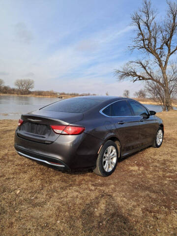 2016 Chrysler 200 Limited