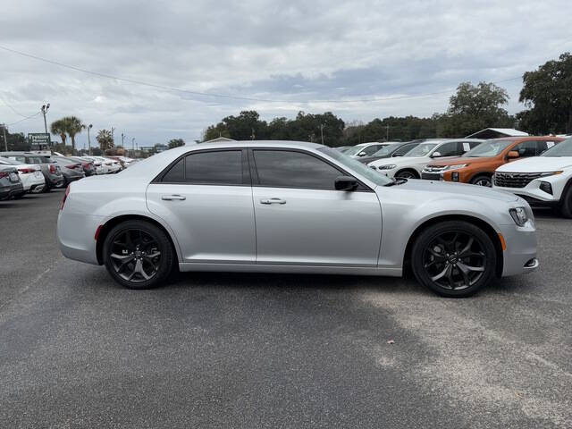 2022 Chrysler 300 Touring