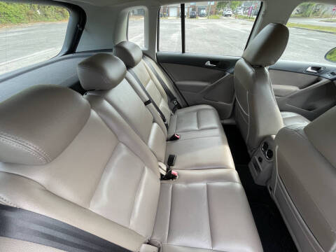 2010 Volkswagen Tiguan SEL