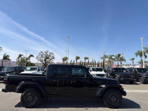 2024 Jeep Gladiator Sport