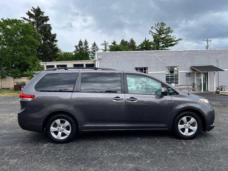 2014 Toyota Sienna LE 8-Passenger